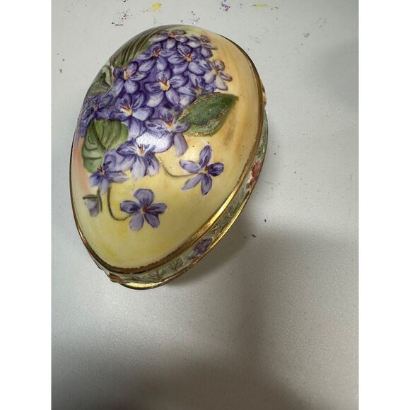 VTG  Hand-Painted Porcelain Egg Trinket Box  Floral Design Gold Trim France - Picture 9 of 9
